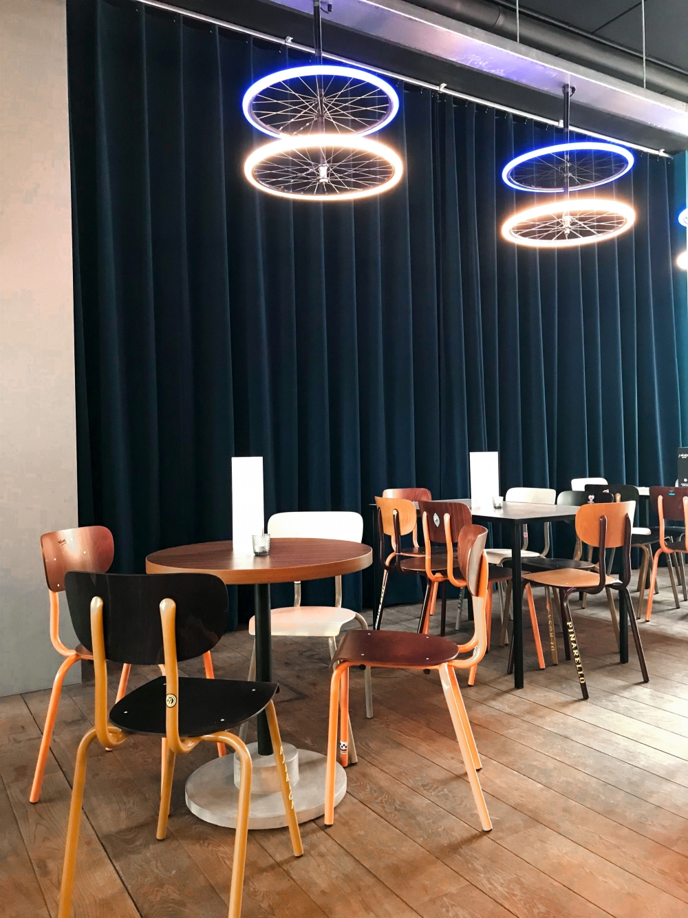 Peloton Café